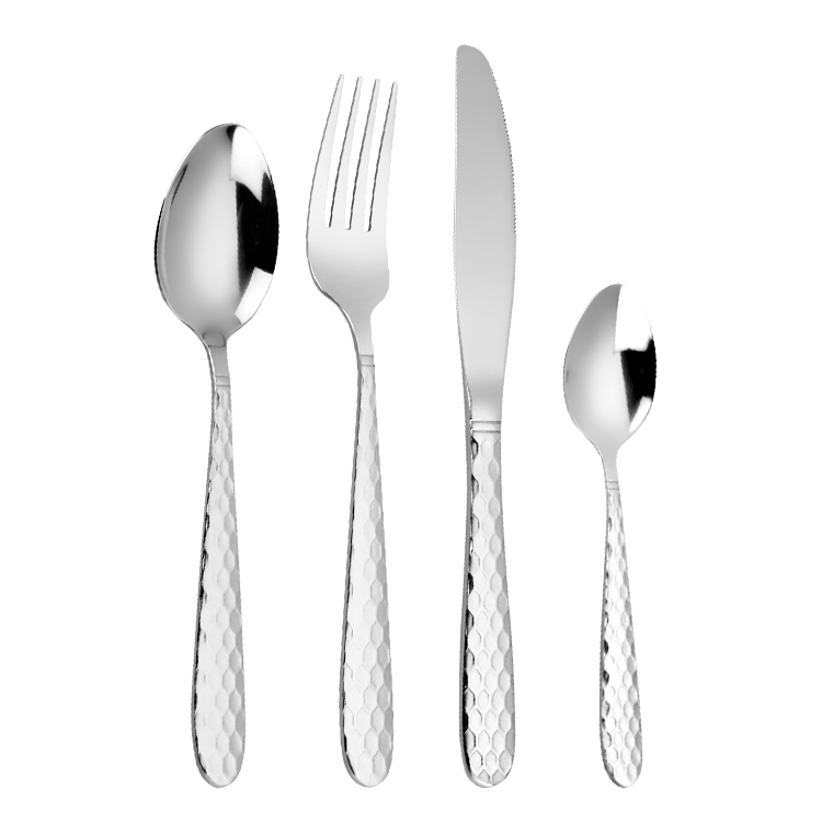 Scaled flatware set